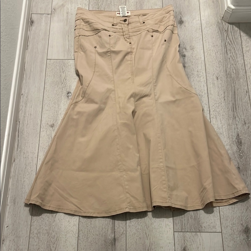 Elegant Tan Women's Skirt